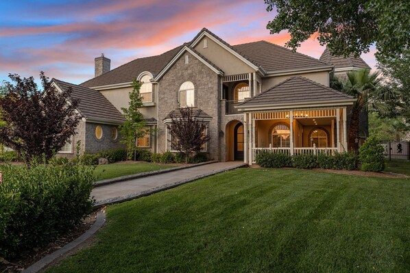 Maison, 6 chambres | Extérieur