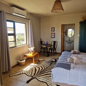 4 bedrooms, free WiFi, bed sheets, wheelchair access