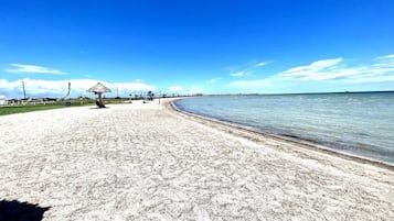 House, 4 Bedrooms | Beach