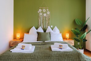 1 bedroom, desk, iron/ironing board, travel cot - hestlehomes: City Villa on the Leine No. 1 – central, stylish, and cozy (Göttingen)