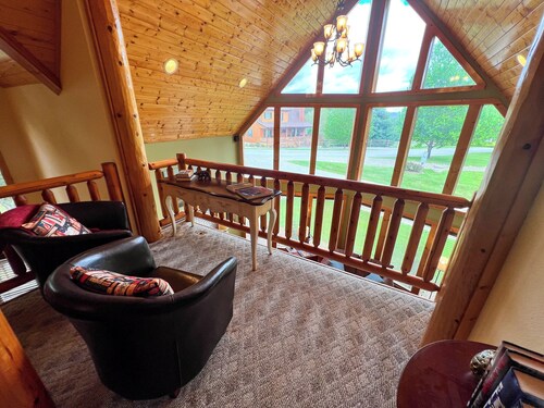 Cozy Up by the Fireplace This December in the Blue Ridge @Piney Creek Retreat