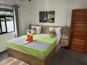 Standard Apartment | 1 bedroom, in-room safe, individually decorated, individually furnished - Chez Rona (Praslin Island)
