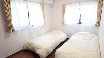 4 bedrooms, free WiFi, bed sheets