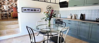 LA CASA MI A Nice little house in a hamlet 10 mins from Vaison La Romaine
