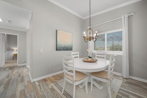 Dining - Corniche Cove Luxury - Ocean Views! (Dana Point)