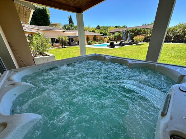 Terrace/patio - Magnificent villa with pool and spa near Bordeaux (La Brède)