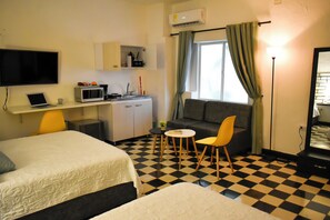 1 habitación, tabla de planchar con plancha, wifi y ropa de cama 