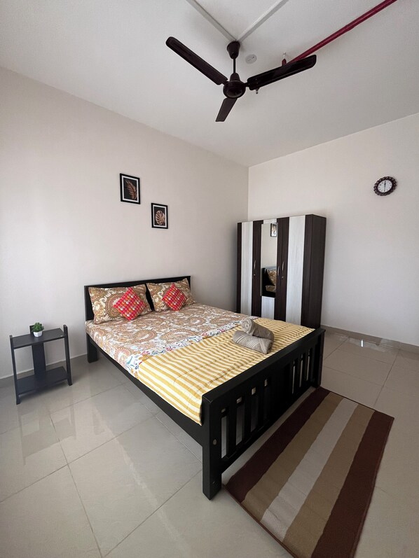 2 bedrooms, iron/ironing board, free WiFi, bed sheets