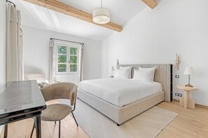 5 bedrooms, desk, iron/ironing board, travel cot - Exceptional villa- AC- 5BR-10P- Baie des Canebiers (Saint-Tropez)