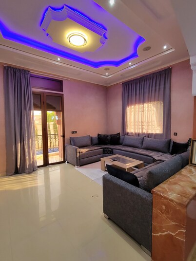 5 Suites Luxury Villa in Marrakech Rimass – 7 Bedrooms, Private Pool, Garden.