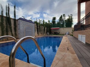 Outdoor pool, a heated pool