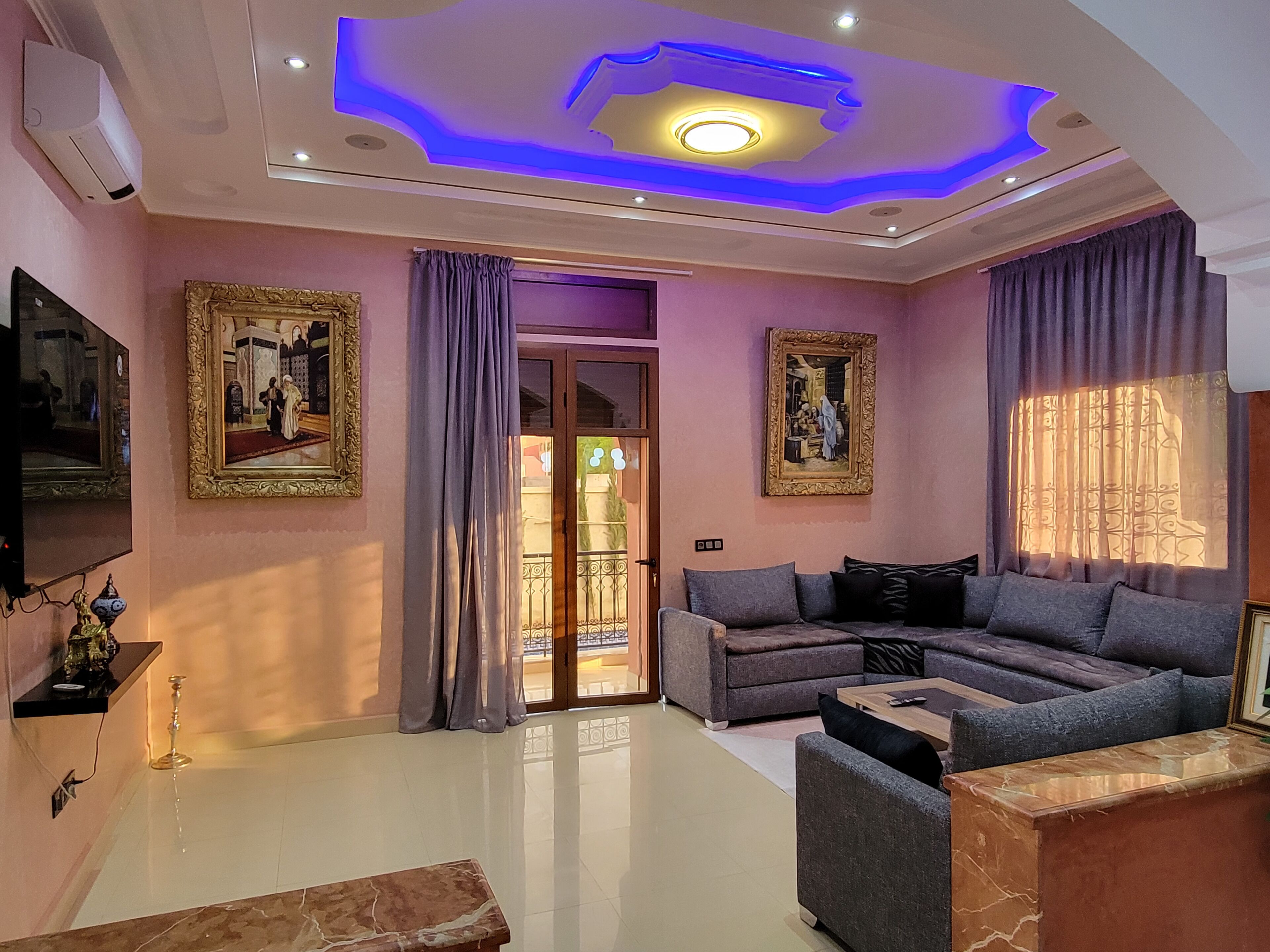 Smart TV, fireplace, DVD player, books