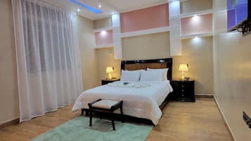 7 Schlafzimmer, Schreibtisch, Bügeleisen/Bügelbrett, kostenloses WLAN