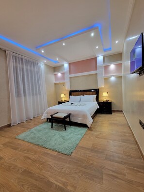 7 bedrooms, desk, iron/ironing board, free WiFi