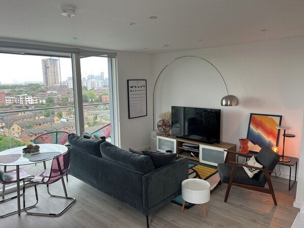 Smart TV - 3 beds with fabulous views of London, perfect to relax & explore. (London)