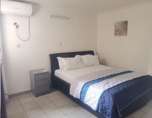 2 chambres, fer et planche Ă repasser, literie fournie