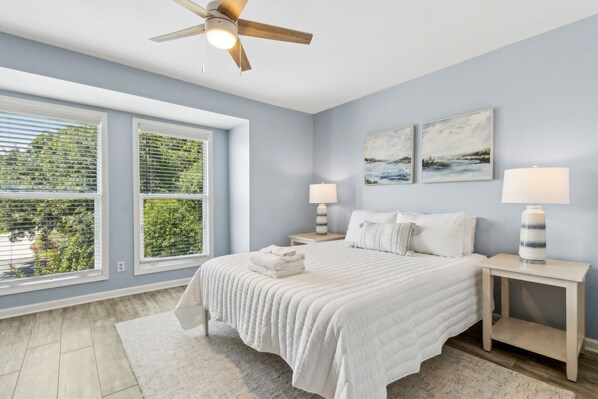 2 habitaciones, escritorio, tabla de planchar con plancha y wifi gratis 