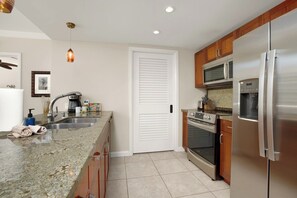 Microwave, oven, dishwasher, coffee/tea maker