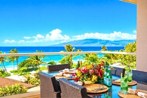 Outdoor dining - Honua Kai Hokulani | 2 Free Rental Cars | KBM Resorts | Front Of Resort W Bbq | 2 Units, 5 Bedrooms | ML-1151 (Lahaina)