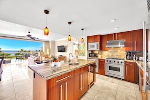 Refrigerador, microondas, horno y lavavajillas 