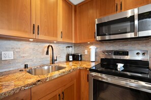 ثلاجة، ميكروويف، فرن، غسالة أطباق