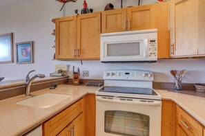 Microwave, oven, dishwasher, coffee/tea maker