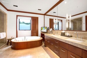 Unclassified image, 5 of 11, button