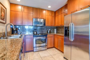 ثلاجة، ميكروويف، فرن، غسالة أطباق