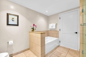 Suihku, hiustenkuivaaja, pyyhkeet