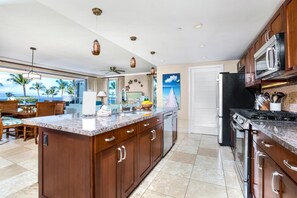 ثلاجة، ميكروويف، فرن، غسالة أطباق