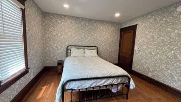 4 bedrooms, in-room safe, iron/ironing board, travel crib