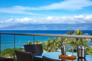 Outdoor dining - Honua Kai Hokulani | 2 Free Rental Cars | KBM Resorts | Most Stunning Views | 2 Units, 6 Bedrooms | ML-1225 (Lahaina)