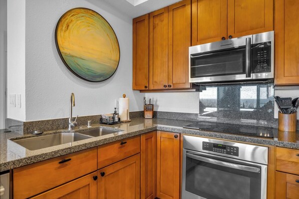 Microwave, oven, dishwasher, coffee/tea maker