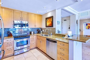 ثلاجة، ميكروويف، فرن، غسالة أطباق