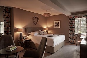 Room - The Fish Hotel (Broadway)