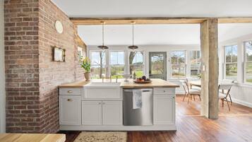 Mikrowelle, Ofen, Geschirrspüler