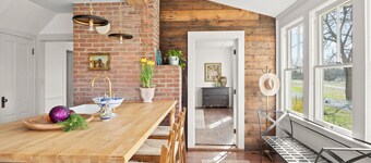 Farmhouse Retreat, Infrared Sauna, Fire-Pit, Fast Wifi, Golf & 3-Acre Privacy