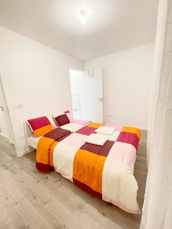 3 bedrooms, WiFi, bed sheets