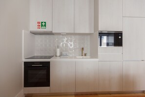 Refrigerador, microondas, horno y lavavajillas 