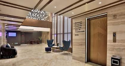 Hangzhou Yabo Hotel (Wulin Square Jianguo North Road Subway Station)