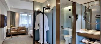 Hangzhou Yabo Hotel (Wulin Square Jianguo North Road Subway Station)