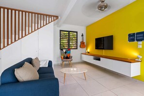 TV - Villa Keyana - Three Bedroom Villa, Sleeps 6 (Ducos)