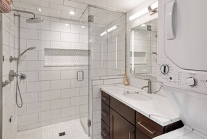 Shower, hair dryer, towels - The Ridgeline: Mountains & Main (Telluride)