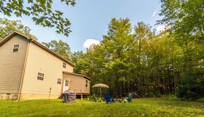 Exterior - Bear Run – Cozy Rustic Cabin with Modern Comforts (Westfield)