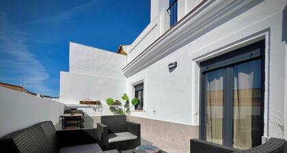 New and renovated penthouse in Sanlucar, with terrace, solarium and private parking!