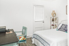 3 chambres, bureau, Wi-Fi gratuit, draps fournis