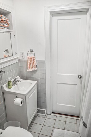 Towels, toilet paper