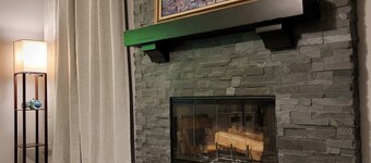 Spacious 5-bedroom house in Charming Mesa with Sparkling Heated Pool