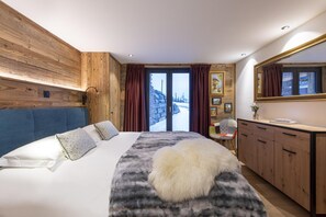 4 slaapkamers, een strijkplank/strijkijzer, gratis wifi, beddengoed