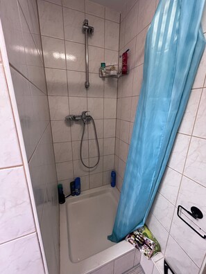 Toallas y papel de baño 